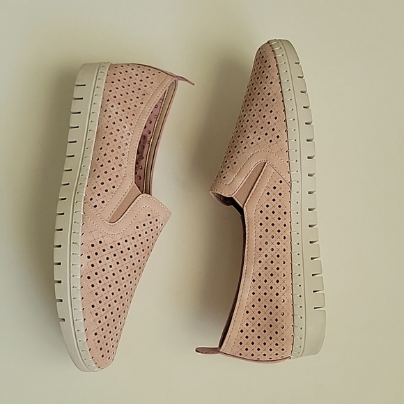 New Reduction "Fresh" by Easy Street EUC - Picture 3 of 14